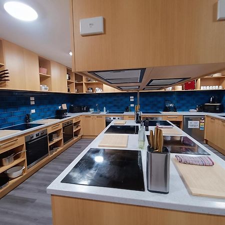 Hostel Urbanz Christchurch Exteriér fotografie The kitchen at the International Centre for Culinary Arts