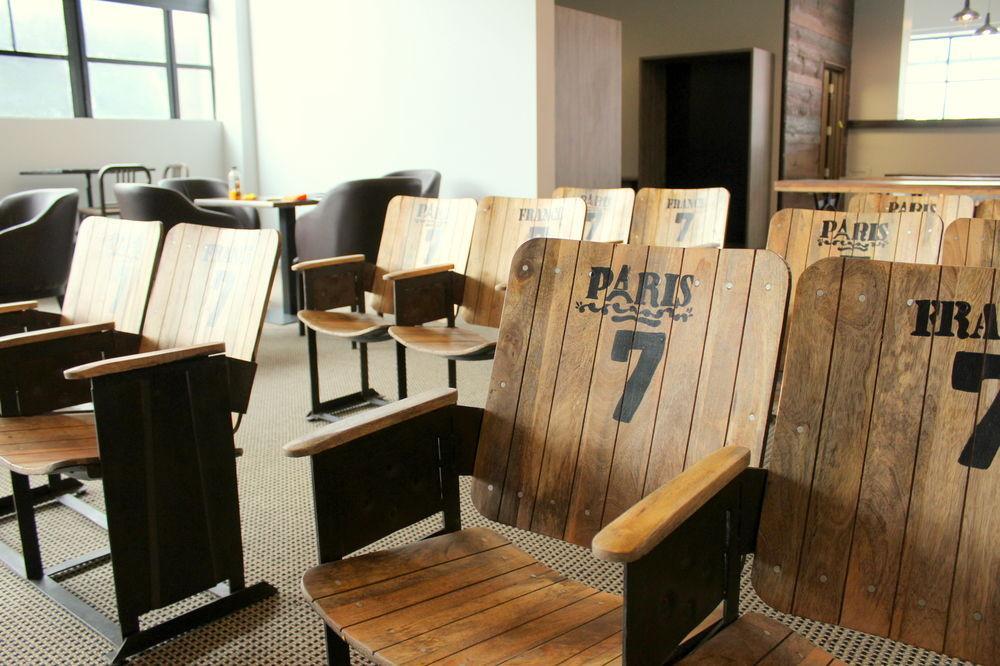 Hostel Urbanz Christchurch Exteriér fotografie The classroom at the Paris Observatory