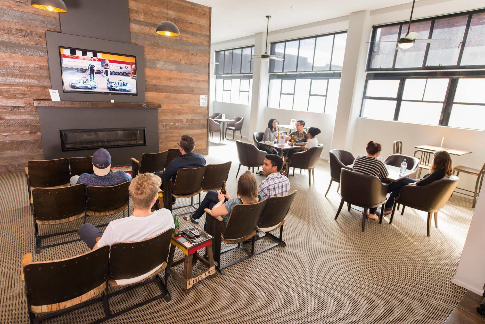 Hostel Urbanz Christchurch Exteriér fotografie The lounge at the 2016 NHL All-Star Classic