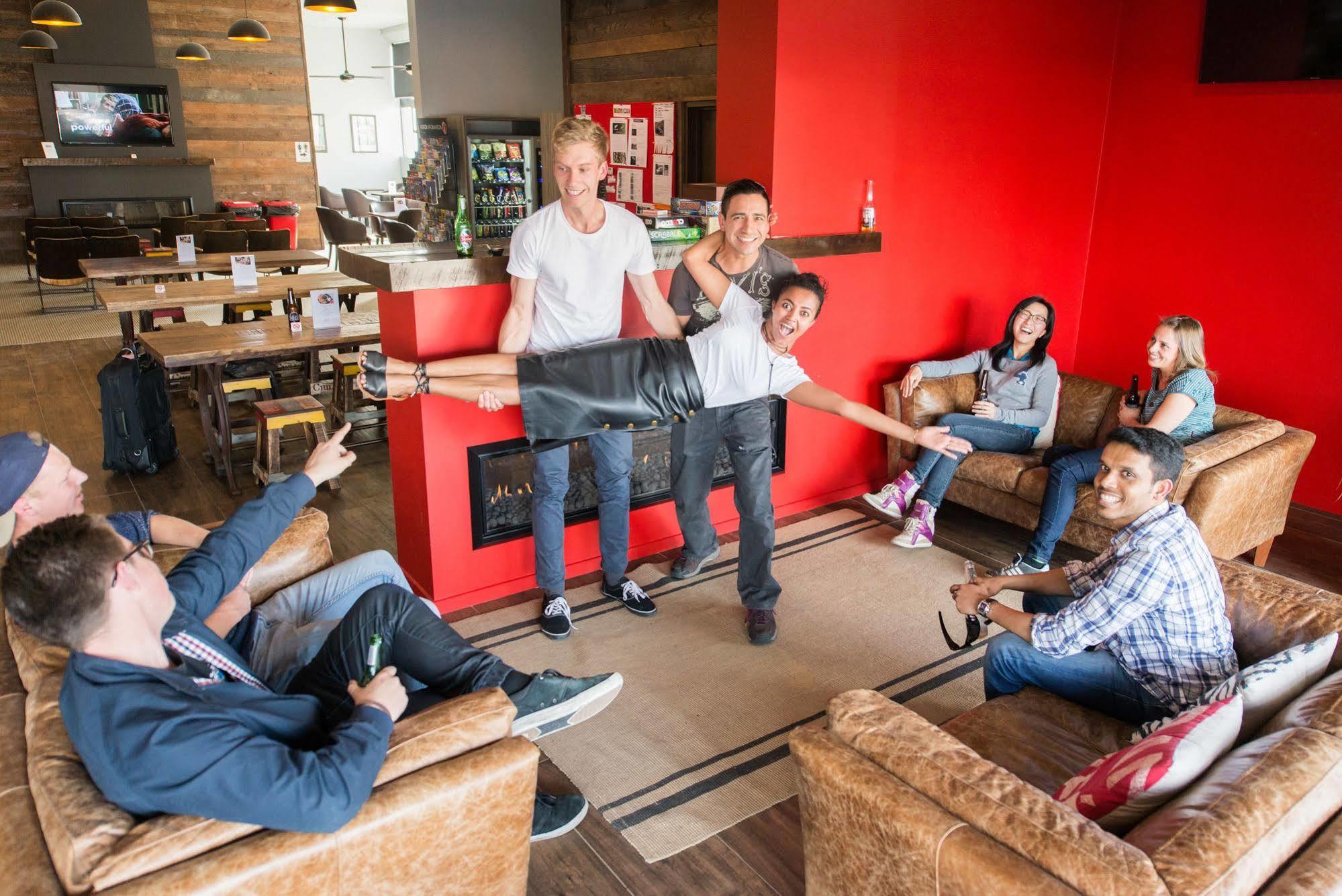 Hostel Urbanz Christchurch Exteriér fotografie The team of the German startup BitKeep